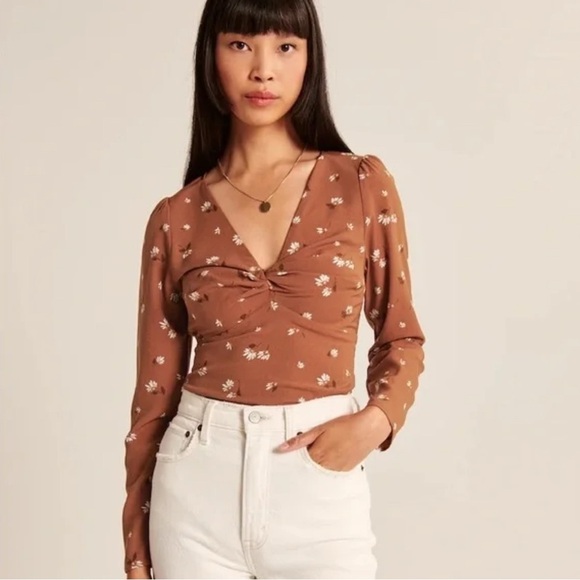 Abercrombie and Fitch long sleeved floral twist front orange blouse size M - Picture 1 of 9